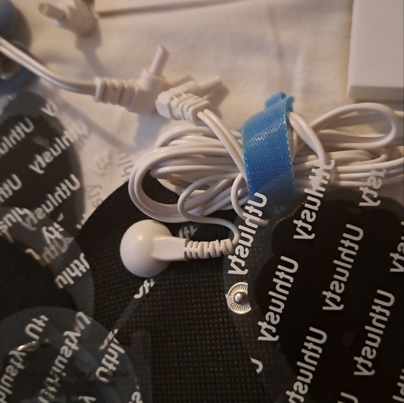 TENS UNIT IN BOX - Picture 5 of 5